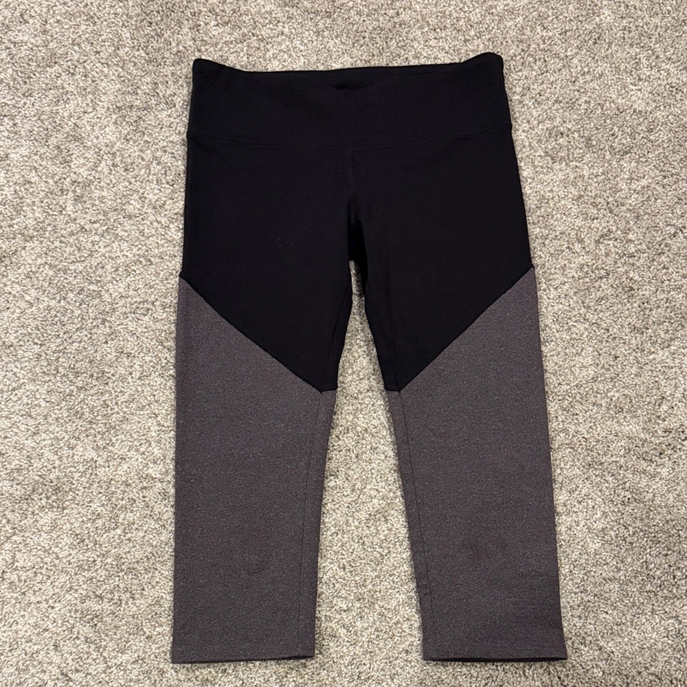 Alo Yoga Crop Leggings